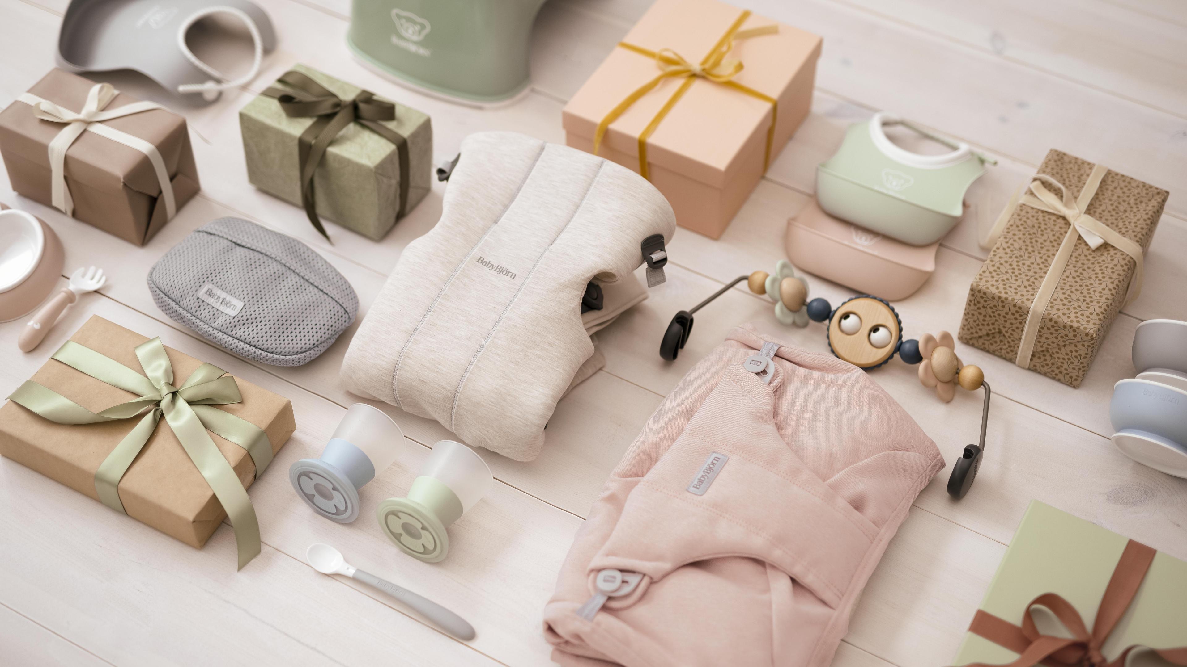 Baby Gift guide with bouncers and baby carriers from BabyBjörn
