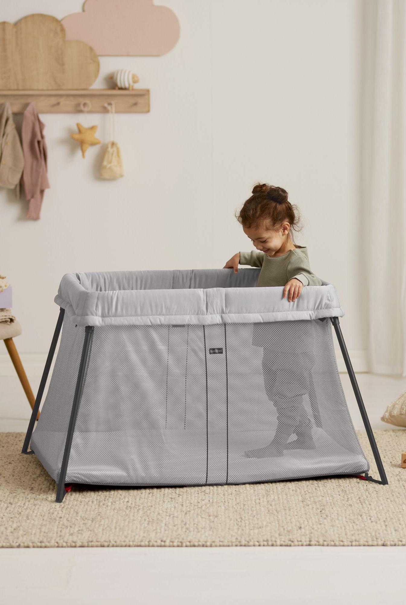 Reisebett Light mit Spannbetttuch - Silber Netzstoff - BabyBjörn