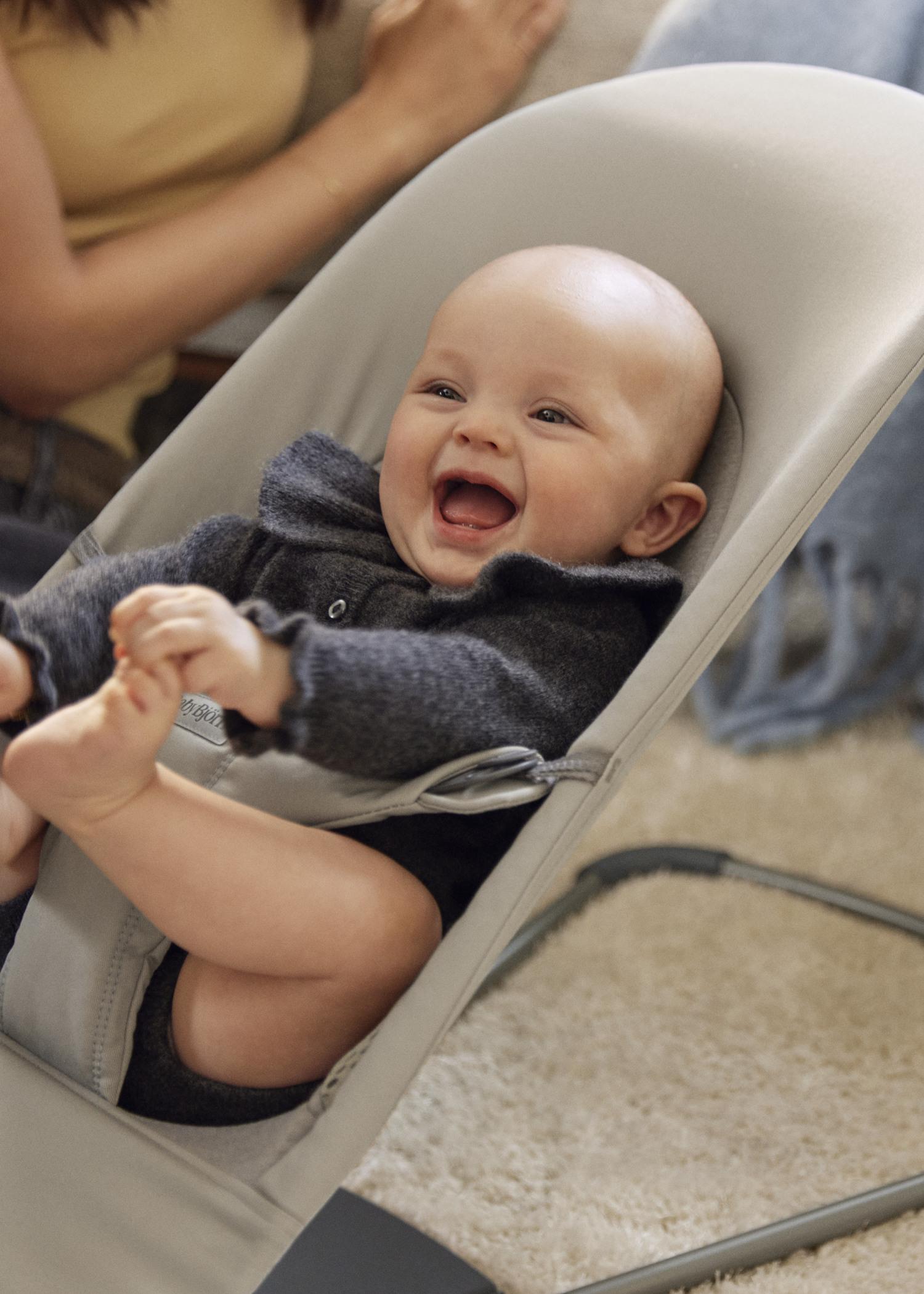 Bouncer Balance Soft in Sand grey Woven/Jersey Trifabric - BabyBjörn