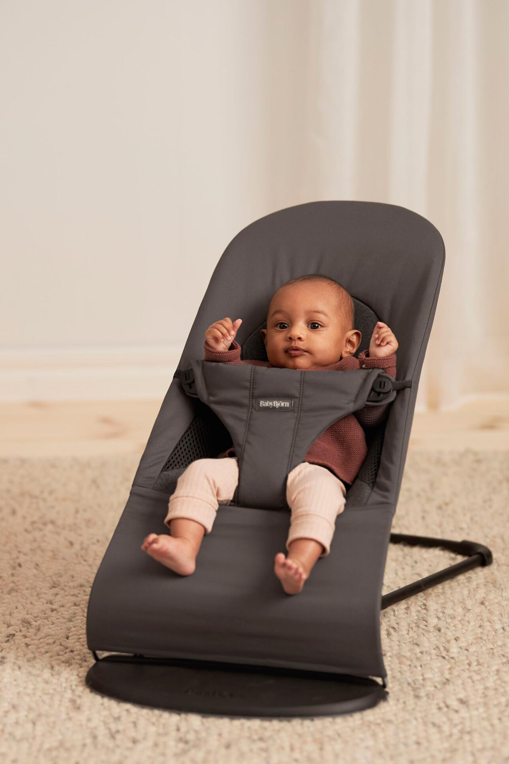 Babywippe Balance Soft, Gewebt/Jersey, Tri-Fabric, Dunkelgrau- BabyBjörn